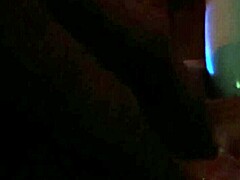 POV玩具玩到激烈指奸自慰高潮！