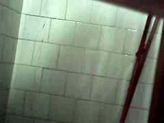 隐藏摄像头偷拍姑妈私密洗澡全过程热辣 voyeur