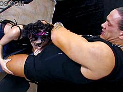 Kthylee纹身蓝眼硬核业余猛干