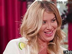 为什么让熟女骚货反轮奸年轻小伙