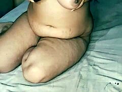 check out these big boobs on hot desi indian bhabhi with her curvy body