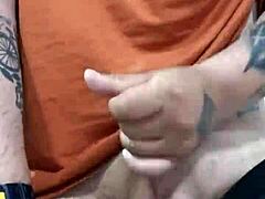 Josué Seeks Mature Connections