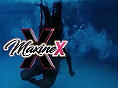 亚洲大奶Jaden假屌猛插棕发妹女上舔大屁股