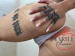 I love showing off my giant ass in the bath as a sexy babe