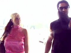 金发熟女荡妇Rachel Solaris巨奶狂晃沙发深肛指插