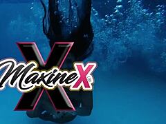 Maxine Oiling Huge Sexy Feet Big Ass and Wet Pussy for Orgasm